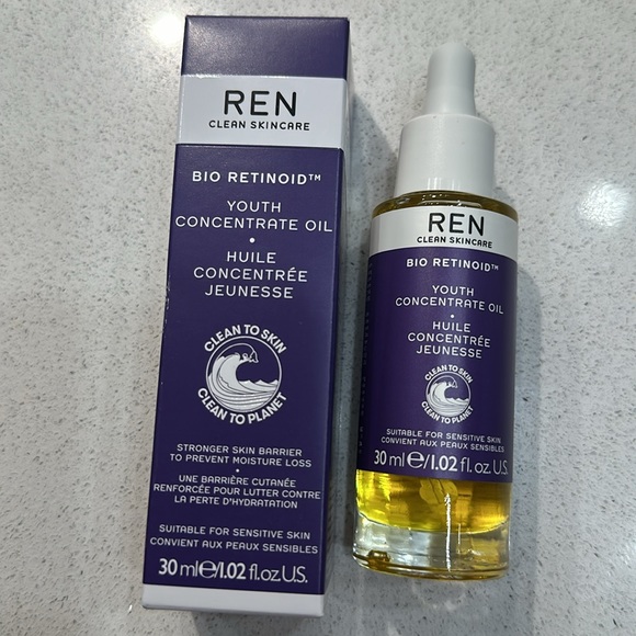 REN Clean Skincare - Bio Retinoil Youth Concentrate Oil - Picture 1 of 5